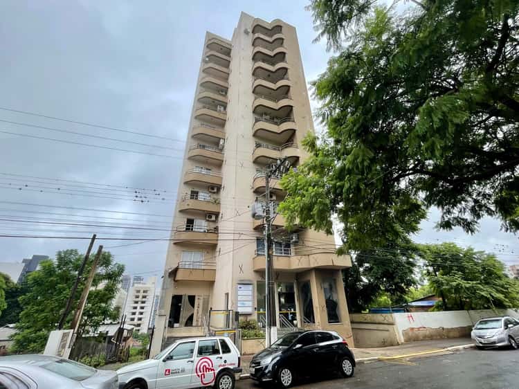 Apartamento para alugar com 1 dormitório, 1 banheiro, 1 vaga de garagem e 57m² de área privativa no bairro Centro
