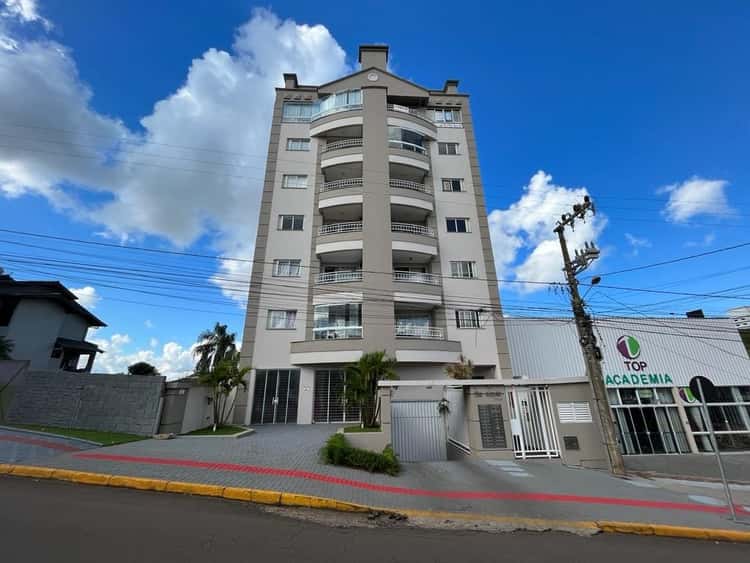 Apartamento à venda com 3 dormitórios, 2 banheiros, 2 vagas de garagens e 173m² de área privativa no bairro Maria Goretti