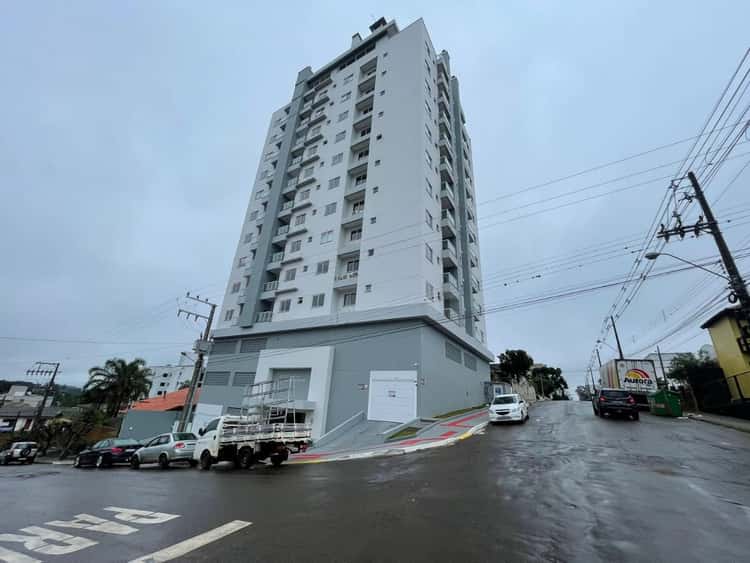 Apartamento para alugar com 2 dormitórios, 1 banheiro, 1 vaga de garagem e 81m² de área privativa no bairro Jardim Itália