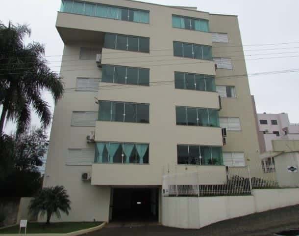 Apartamento para alugar com 3 dormitórios, 1 banheiro, 1 vaga de garagem e 142m² de área privativa no bairro Passo dos Fortes