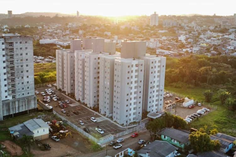 Apartamento para alugar com 2 dormitórios, 1 vaga de garagem e 65m² de área privativa no bairro Pinheirinho