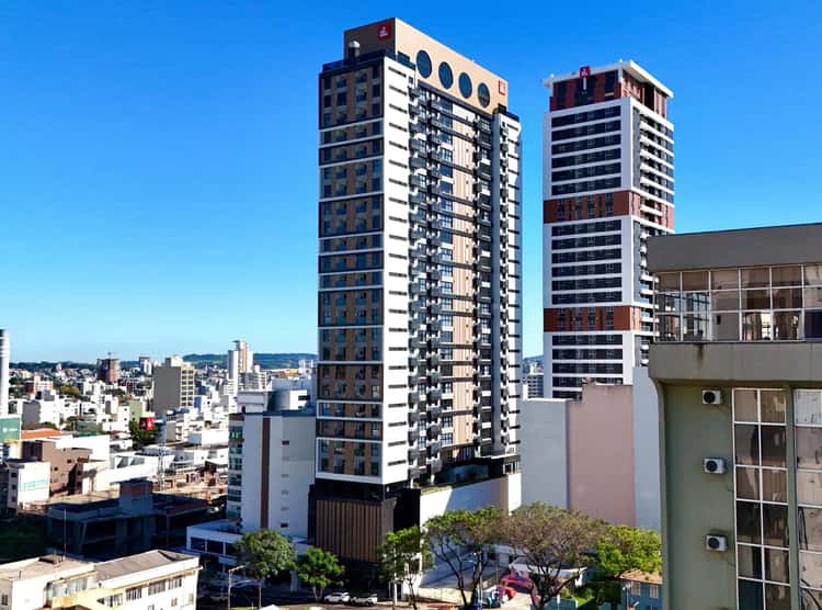 Apartamento para alugar com 1 dormitório, 1 banheiro, 1 vaga de garagem e 36m² de área privativa no bairro Centro
