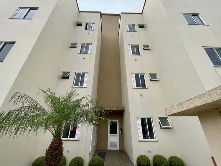 Apartamento para alugar com 2 dormitórios, 1 banheiro, 1 vaga de garagem e 52m² de área privativa no bairro Efapi