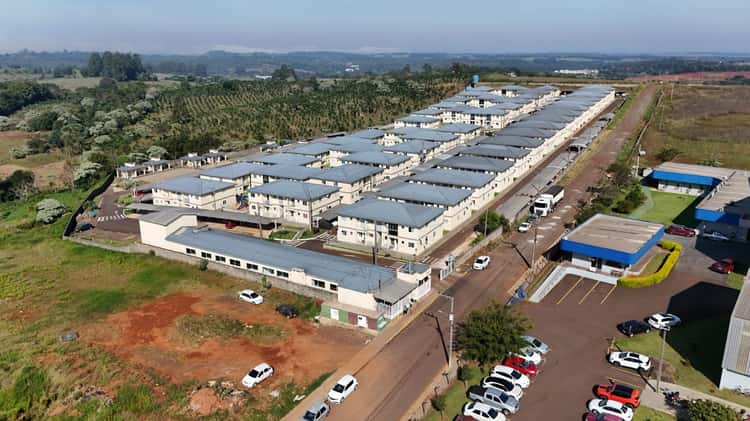 Apartamento para alugar com 2 dormitórios, 1 banheiro, 1 vaga de garagem e 49m² de área privativa no bairro Seminário