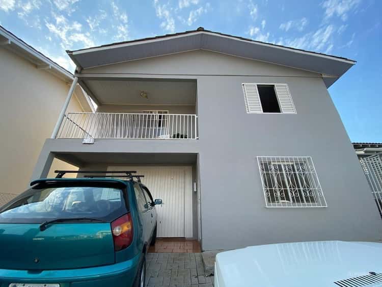 Casa para alugar com 2 dormitórios e 80m² de área privativa no bairro Passo dos Fortes