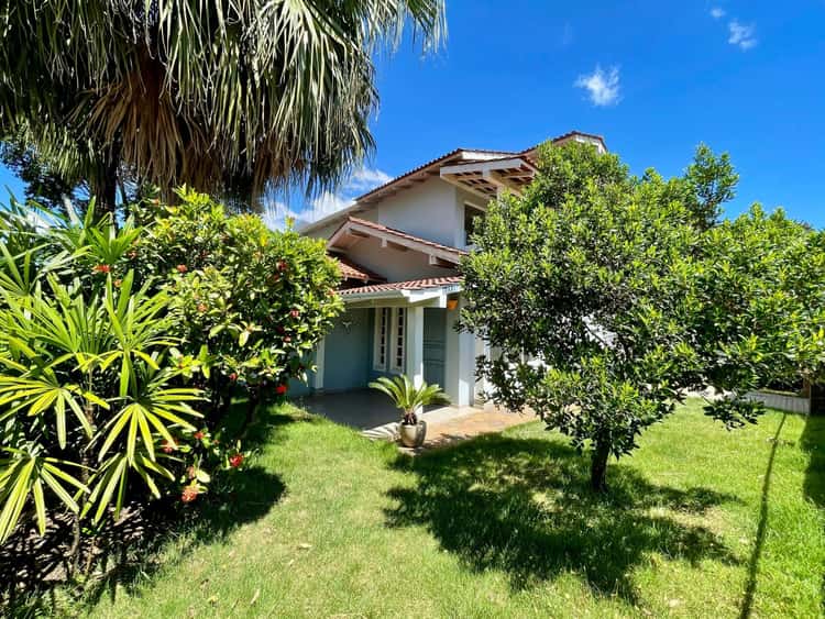 Casa para alugar com 3 dormitórios, 2 banheiros, 1 vaga de garagem e 183m² de área privativa no bairro Jardim Itália