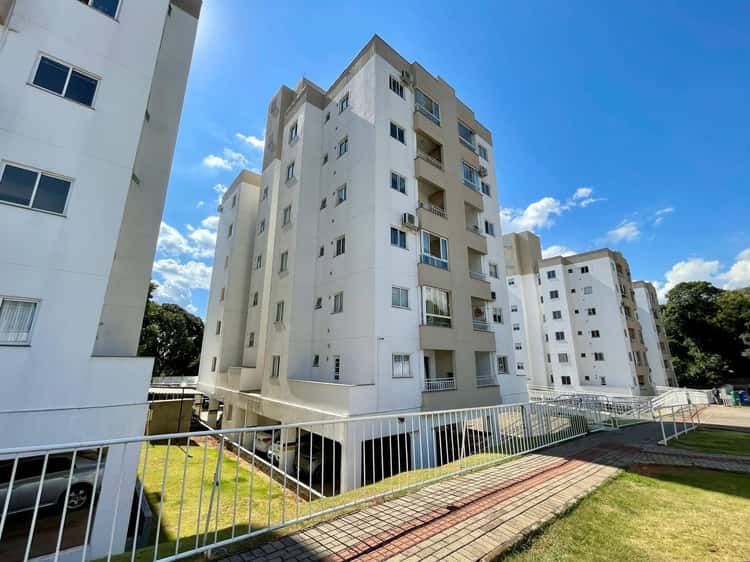 Apartamento para alugar com 2 dormitórios, 1 banheiro, 1 vaga de garagem e 60m² de área privativa no bairro Passo dos Fortes