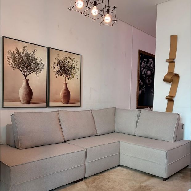 Esse estofado retrátil de 2,80 m x 1,70 m combina amplitude, conforto e praticidade para deixar sua sala ainda mais convidativa.…