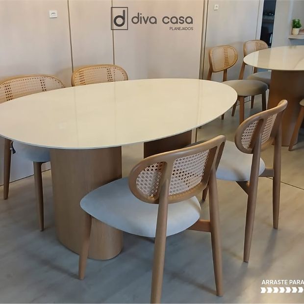 A Mesa Folha ganha ainda mais personalidade acompanhada das Cadeiras Cora, unindo design, conforto e aquele toque especial que…